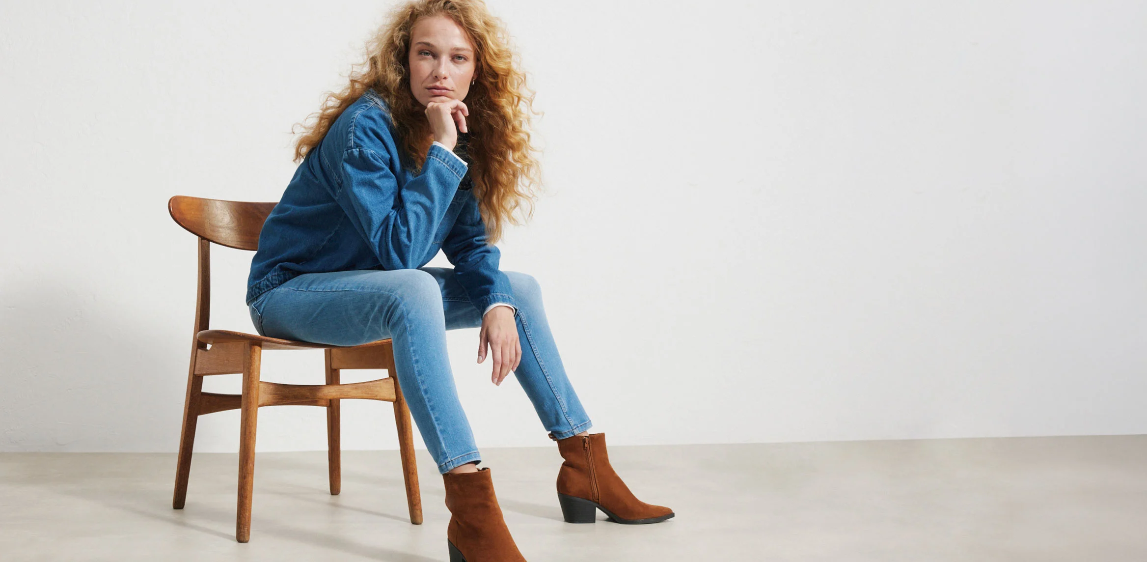Kollekció: SKINNY FIT Ez kétségtelenül az a modell, amely növeli az önbizalmat. A nagyon szűk szabásnak és a magas sztreccstartalomnak köszönhetően ez a nadrág rendkívül kényelmes viselet. Emeld ki az alakodat, és válaszd éppen ezt a fazont!