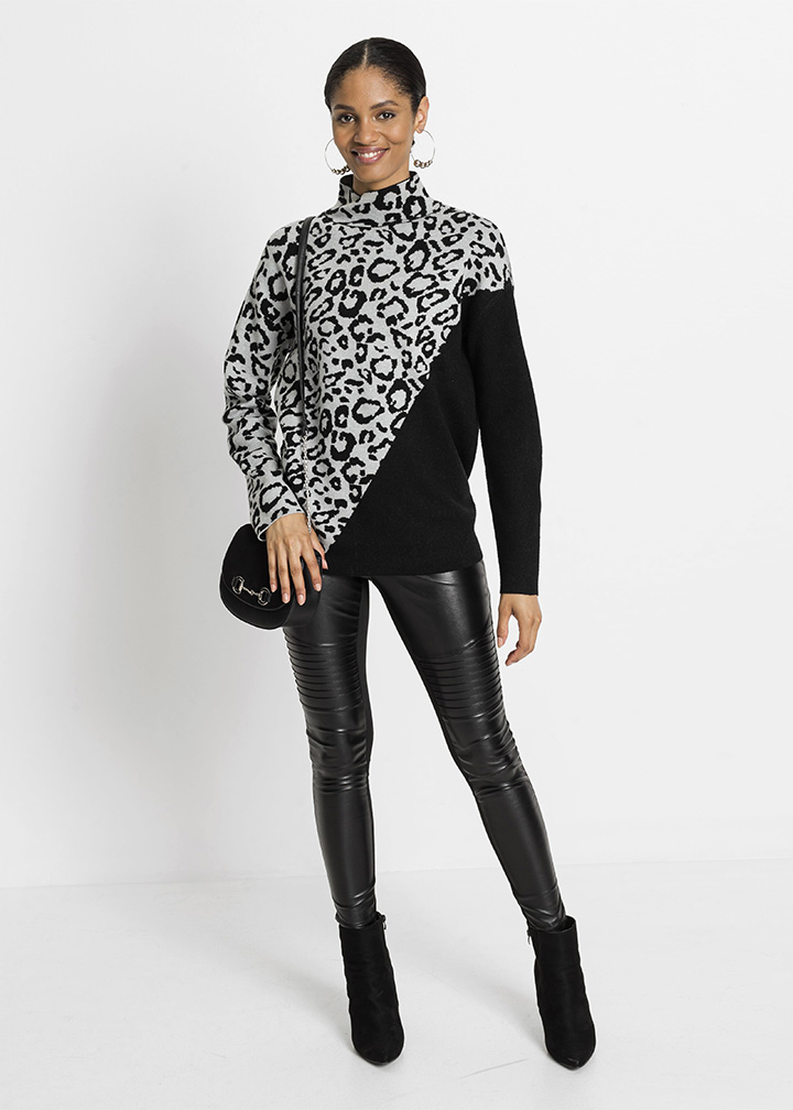 Pulóver gallérral fekete-világosszürke leopárdmintás